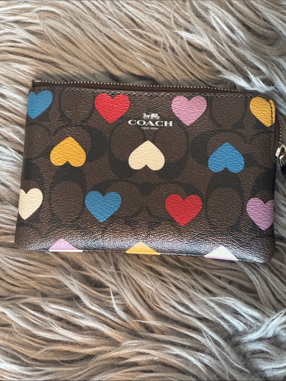 💕 Authentic Coach Signature Heart Print Zip Wristlet 💕